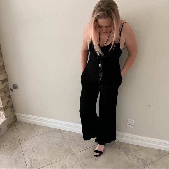 SOLD ELAN V-Neck Boho Jumpsuit With Pockets Black - Picture 5 of 8